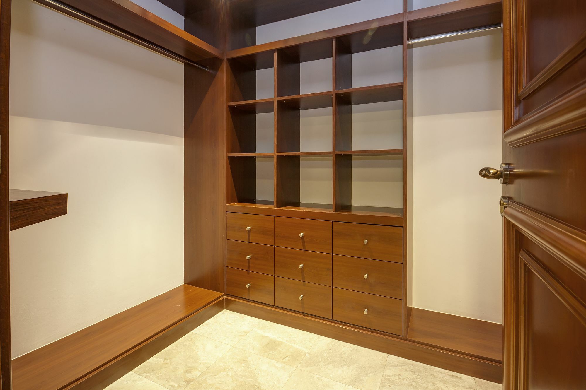 Apartment Beachfront Two Bedrooms On Palm Jumeirah By Deluxe Homes Dubai